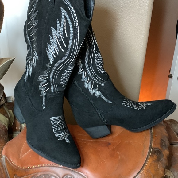 Western Black Faux Suede Cowgirl Boots NEW in package - Picture 4 of 6